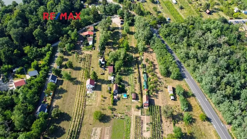 Prodej zahrady, Břeclav, 2031 m2