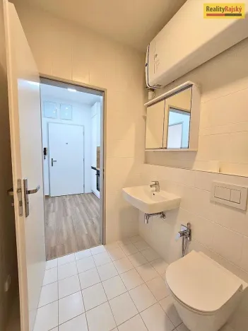 Pronájem bytu 2+kk, Praha - Vršovice, Ukrajinská, 49 m2