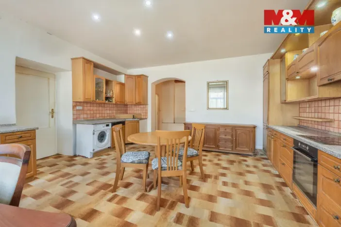 Prodej rodinného domu, Líský, 240 m2