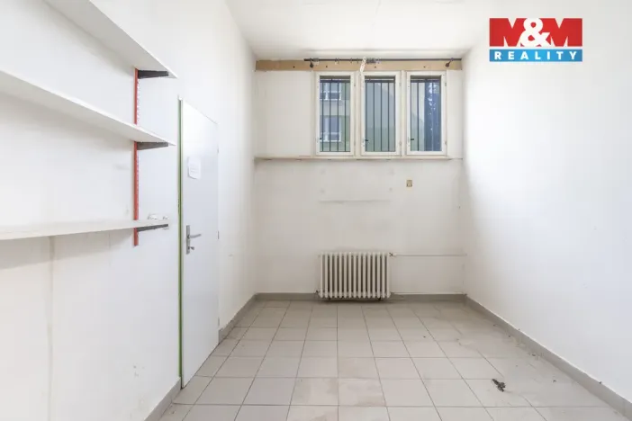 Prodej obchodního prostoru, Frýdek-Místek - Frýdek, Dobrovského, 1150 m2