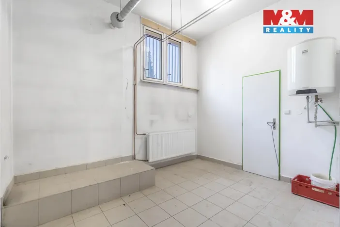 Prodej obchodního prostoru, Frýdek-Místek - Frýdek, Dobrovského, 1150 m2