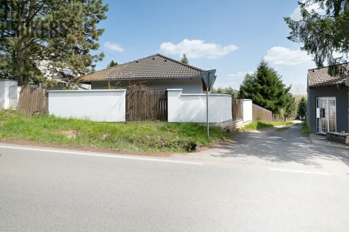 Prodej pozemku, Pyšely, 1325 m2