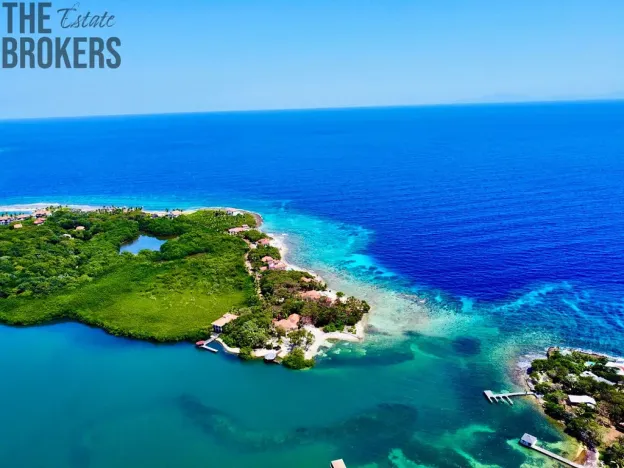 Prodej pozemku, Coxen Hole, Roatán, Honduras, 1902 m2