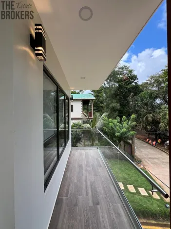 Prodej bytu 3+1, Coxen Hole, Roatán, Honduras, 139 m2