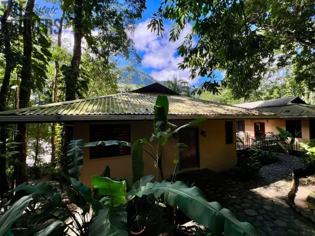 Prodej rodinného domu, La Ceiba, Honduras, 4080 m2
