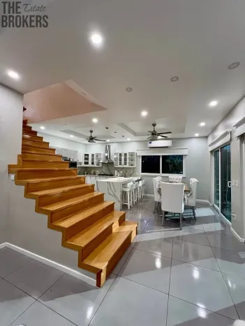 Prodej rodinného domu, Coxen Hole, Roatán, Honduras, 245 m2