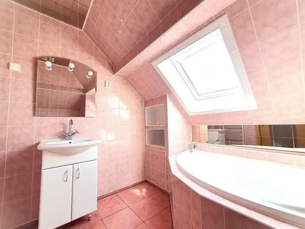 Prodej rodinného domu, Hora Svatého Šebestiána, 250 m2