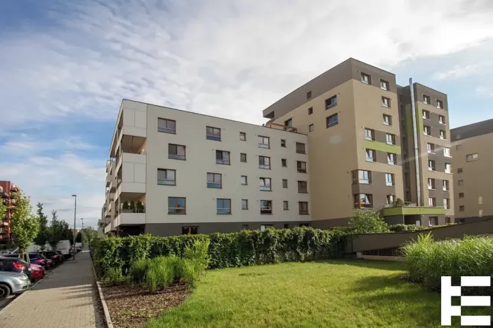 Pronájem bytu 1+kk, Praha - Modřany, Rorýsová, 38 m2