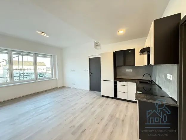 Pronájem bytu 2+kk, Kolín, Školská, 44 m2