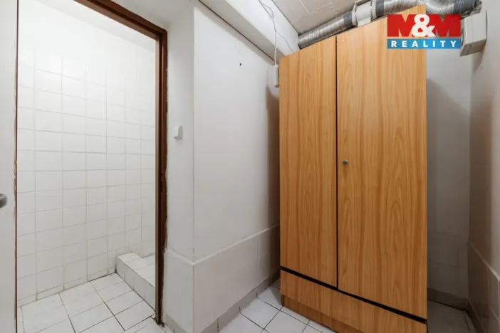 Prodej obchodního prostoru, Karlovy Vary, Moskevská, 85 m2