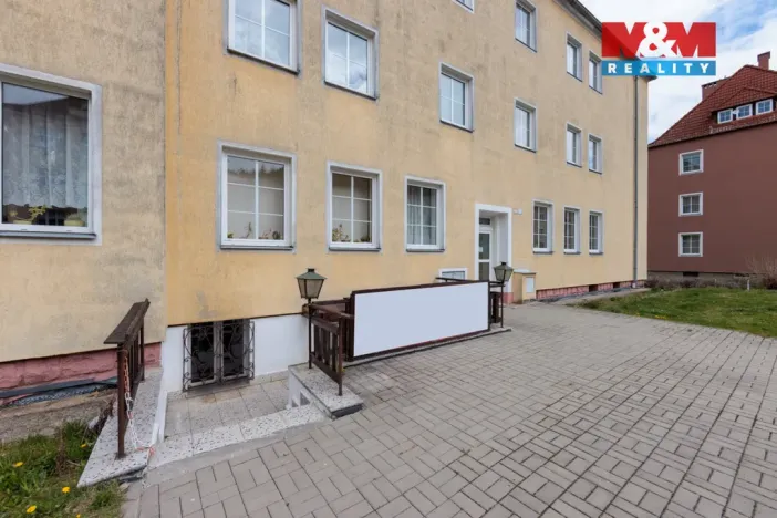 Prodej obchodního prostoru, Karlovy Vary, Moskevská, 85 m2