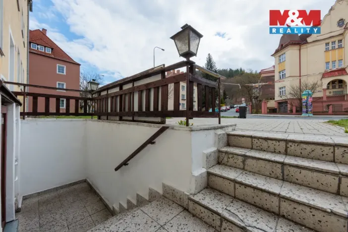 Prodej obchodního prostoru, Karlovy Vary, Moskevská, 85 m2