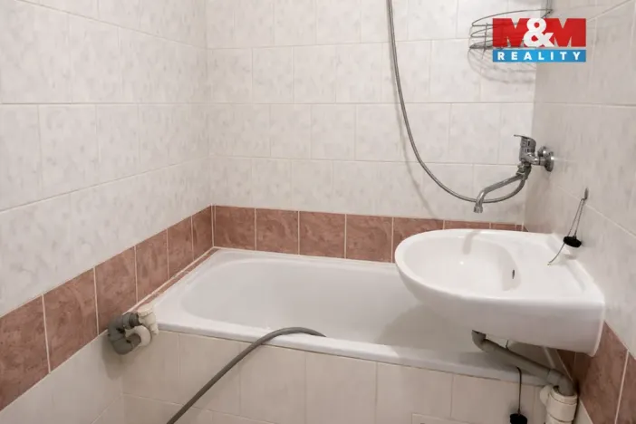 Pronájem bytu 1+kk, Pardubice - Polabiny, Bělehradská, 36 m2