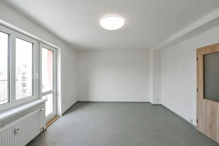 Pronájem bytu 1+kk, Praha - Vinohrady, náměstí Jiřího z Lobkovic, 29 m2