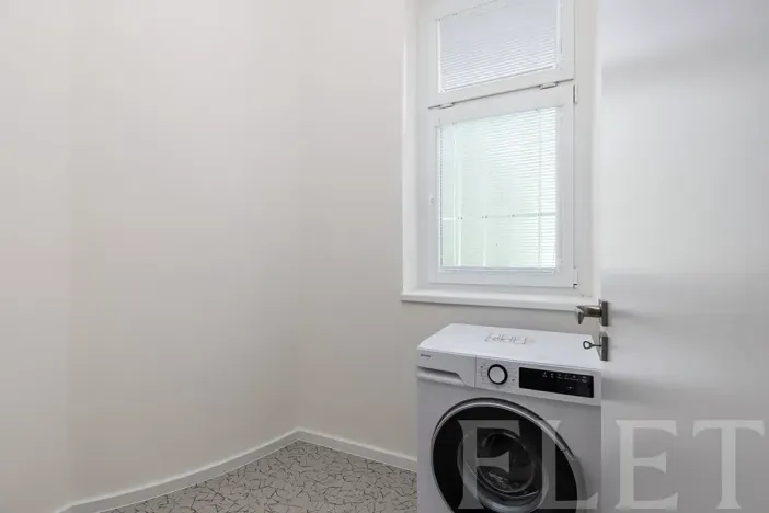 Prodej bytu 2+kk, Praha - Holešovice, Komunardů, 50 m2