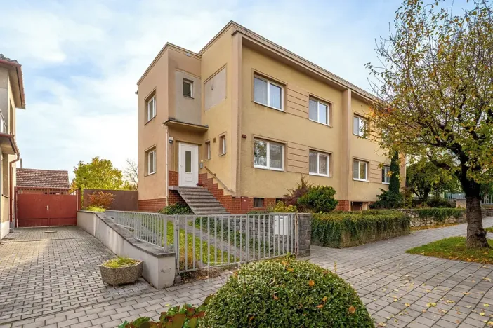 Prodej rodinného domu, Hustopeče, Komenského, 261 m2