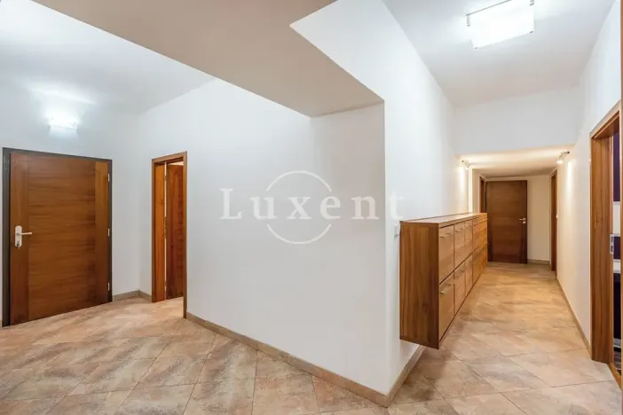 Pronájem bytu 3+1, Praha - Holešovice, Veletržní, 101 m2