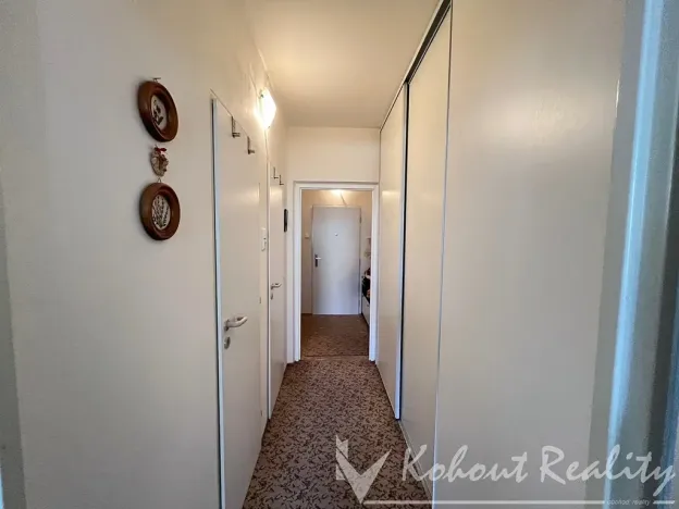 Pronájem bytu 1+kk, Praha - Malešice, Počernická, 28 m2