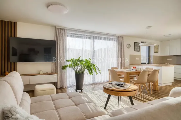 Prodej rodinného domu, Kamenice nad Lipou, nám. Husovo, 210 m2