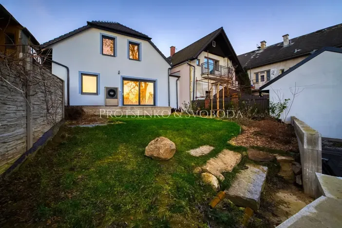 Prodej rodinného domu, Kamenice nad Lipou, nám. Husovo, 210 m2