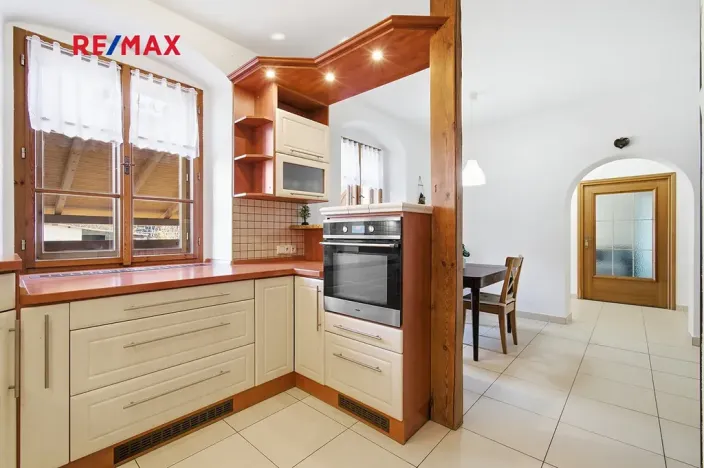 Prodej rodinného domu, Břasy, 298 m2