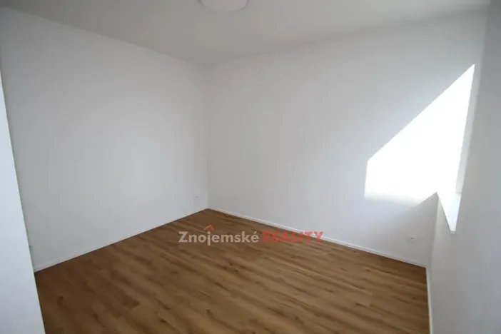 Pronájem bytu 2+kk, Znojmo, Jarošova, 45 m2