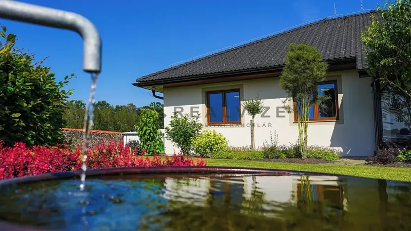 Prodej rodinného domu, Borovany, 237 m2