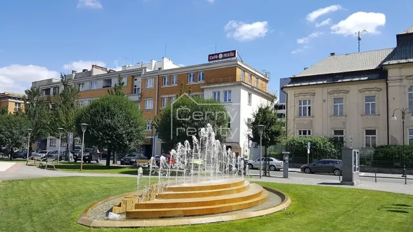 Pronájem obchodního prostoru, Pardubice, Smetanovo náměstí, 398 m2