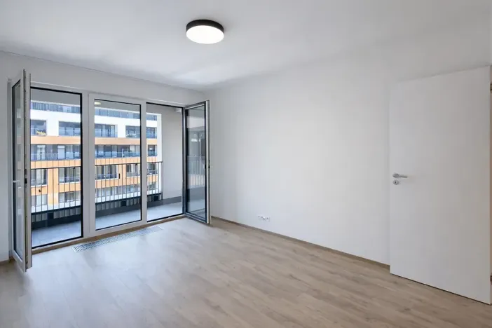 Pronájem bytu 2+kk, Praha - Hloubětín, Poděbradská, 67 m2