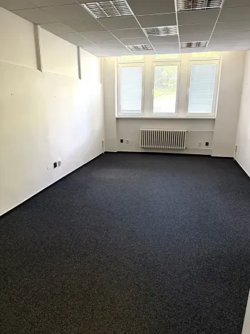 Pronájem kanceláře, Praha - Žižkov, U zásobní zahrady, 476 m2