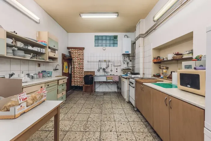 Prodej komerční nemovitosti, Klamoš, 865 m2