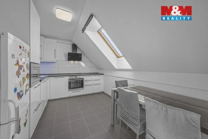 Prodej bytu 2+1, Nehvizdy, Gabčíkova, 50 m2