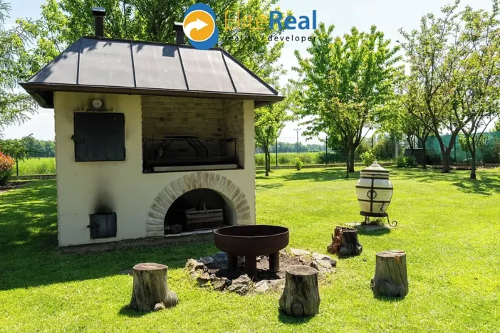 Prodej vícegeneračního domu, Příkazy, 344 m2