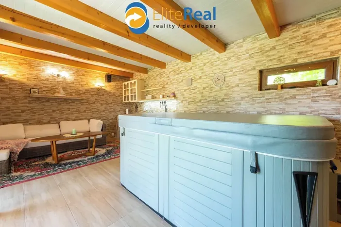 Prodej vícegeneračního domu, Příkazy, 344 m2