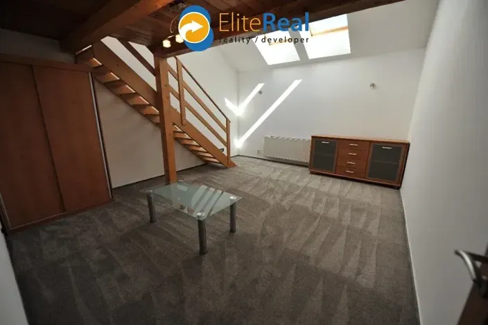 Pronájem bytu 1+1, Olomouc, Chválkovická, 55 m2