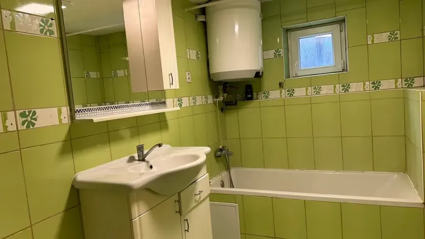 Pronájem rodinného domu, Bánov, 133 m2