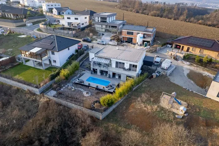 Prodej rodinného domu, Králův Dvůr, Na Vinohradech, 140 m2