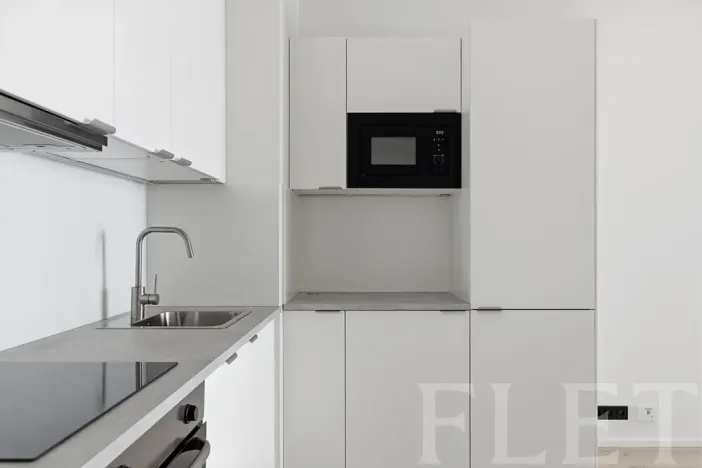 Pronájem bytu 1+kk, Praha - Vršovice, Krymská, 30 m2