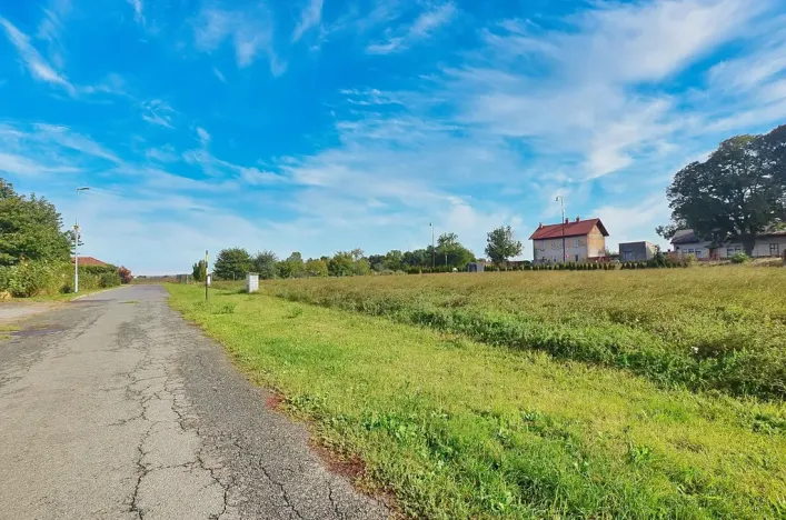 Prodej pozemku pro bydlení, Dvory, 1056 m2