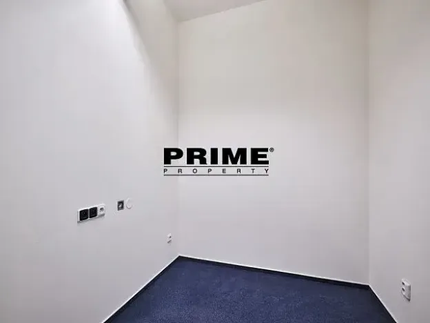 Pronájem kanceláře, Praha - Nové Město, Soukenická, 244 m2