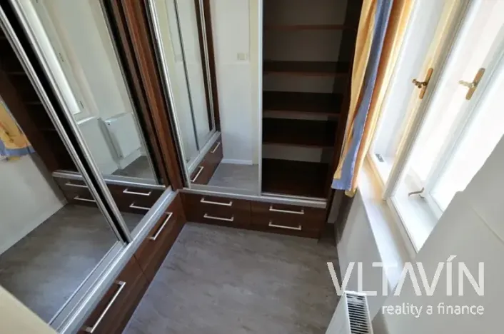 Pronájem bytu 1+kk, Praha - Vinohrady, Mánesova, 30 m2