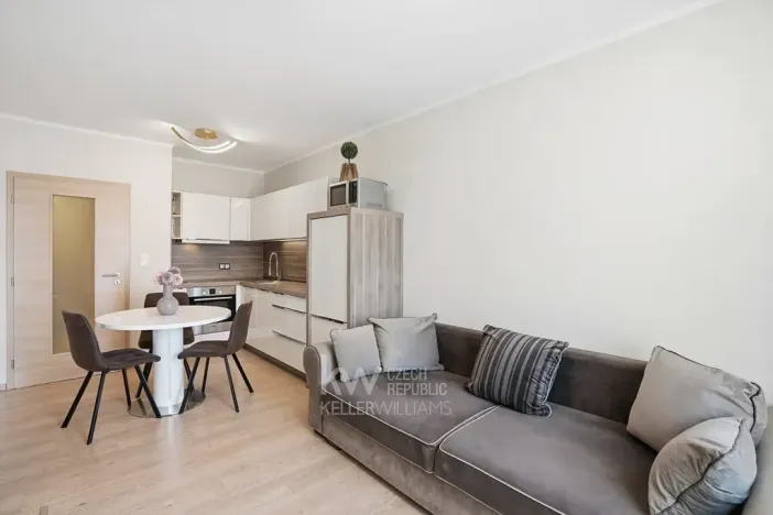 Pronájem bytu 2+kk, Praha - Libeň, Nad Rokoskou, 47 m2