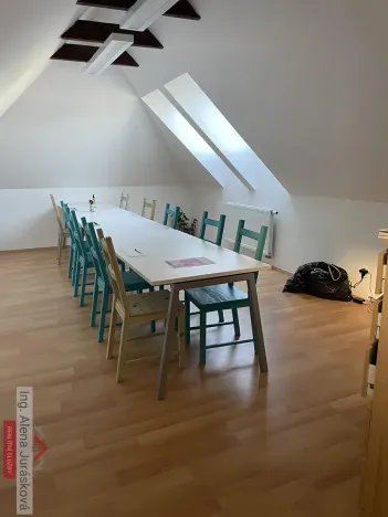 Pronájem bytu 1+kk, Dobřichovice, Randova, 40 m2