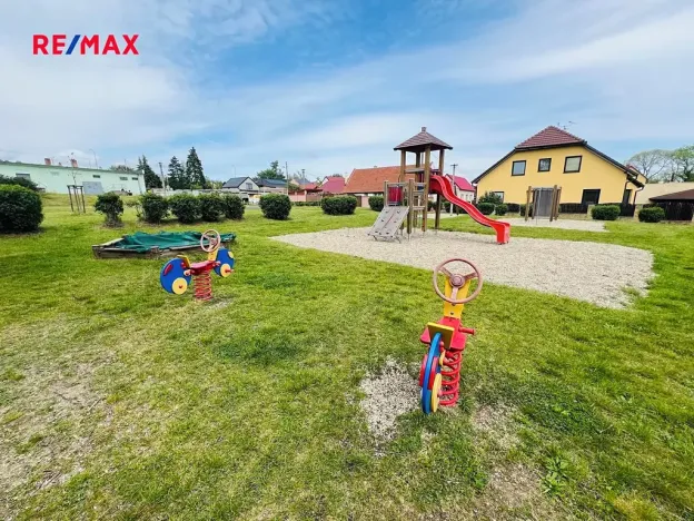 Pronájem bytu 2+1, Bzenec, Veselská, 75 m2