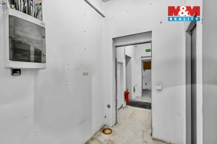 Pronájem obchodního prostoru, Jesenice, Budějovická, 289 m2