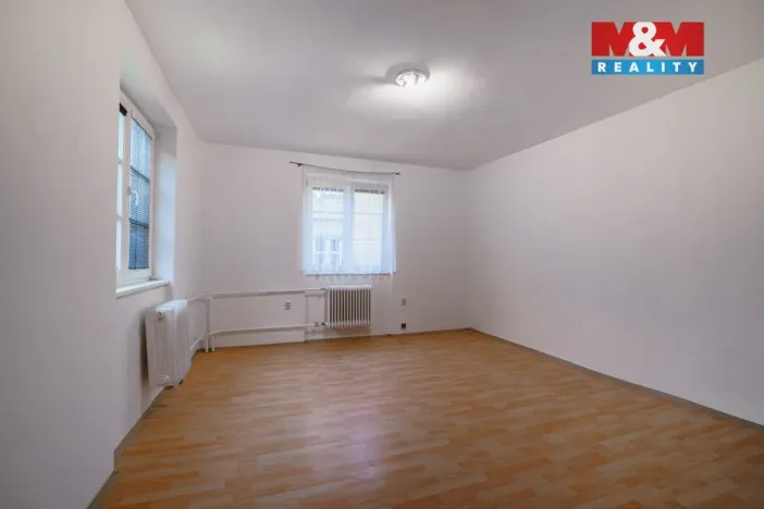 Pronájem bytu 1+1, Cheb, Cechovní, 36 m2