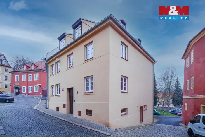 Pronájem bytu 1+1, Cheb, Cechovní, 36 m2