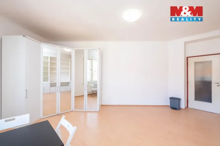 Pronájem bytu 1+kk, Praha - Dejvice, Kafkova, 33 m2