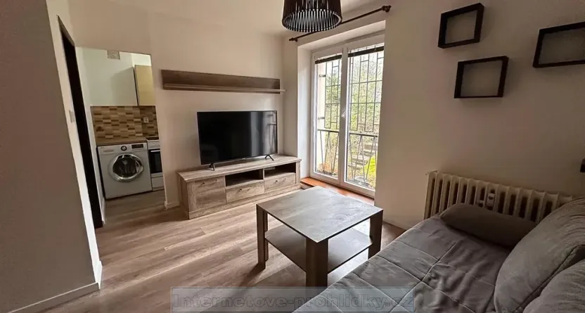 Pronájem bytu 1+kk, Praha - Dejvice, Kanadská, 27 m2