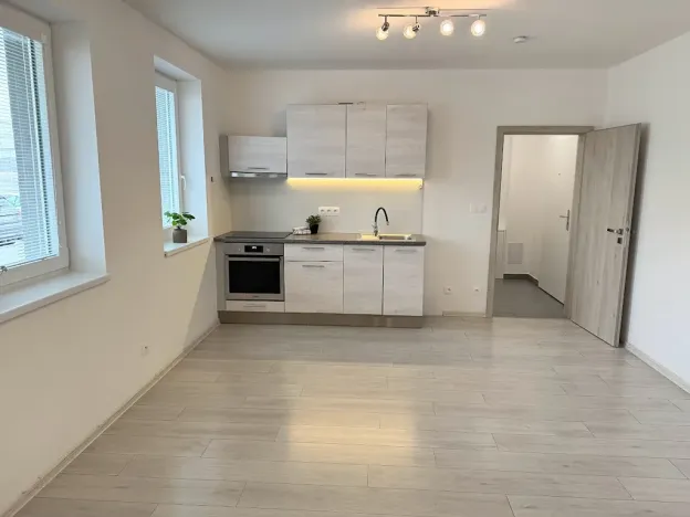 Pronájem bytu 1+kk, Jihlava, Žitavská, 31 m2